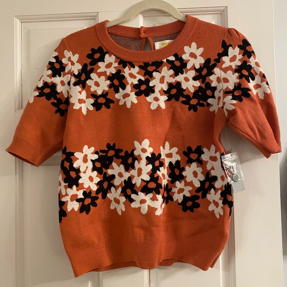 *BRAND NEW WITH TAGS short sleeve sweater